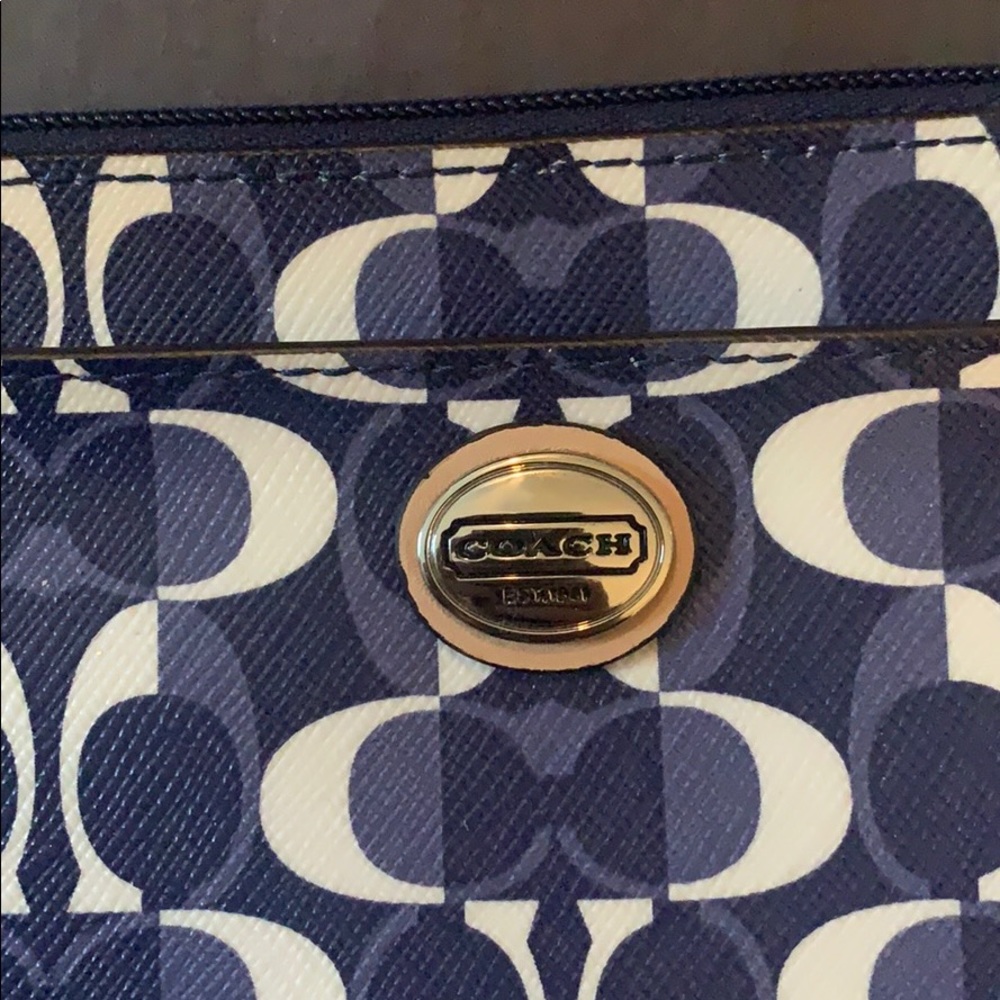 Coach Wristlet NWT!! - Picture 2 of 5